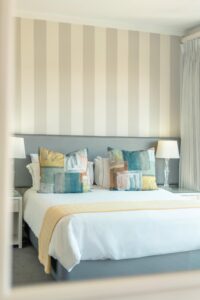 Cape Town Hollow – City Facing Room