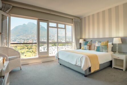 Cape Town Hollow – Mountain Facing Room