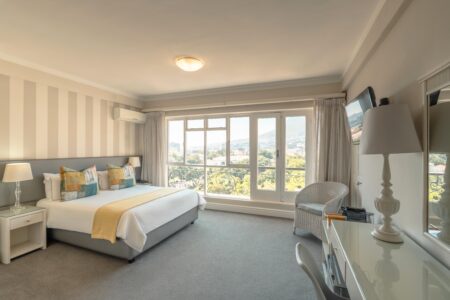 Cape Town Hollow – Mountain Facing Room