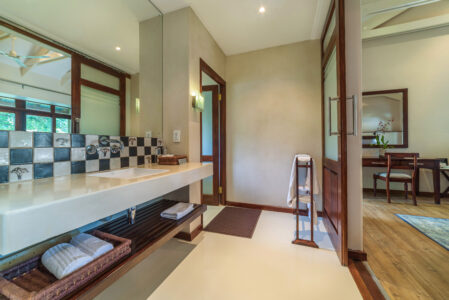 Casterbridge Hollow Deluxe Room 1