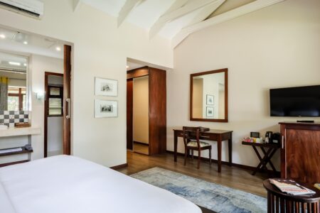 Casterbridge Hollow Deluxe Room 3