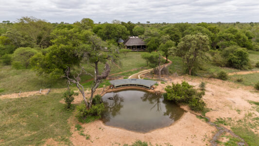 Kings Camp Hide Exterior 3