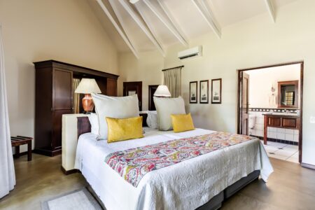 Perrys Bridge Accommodation Deluxe Room 1