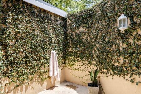 Perrys Bridge Accommodation Deluxe Room 4