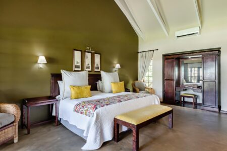 Perrys Bridge Accommodation Deluxe Room 6