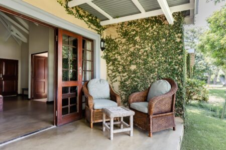 Perrys Bridge Accommodation Deluxe Room 9