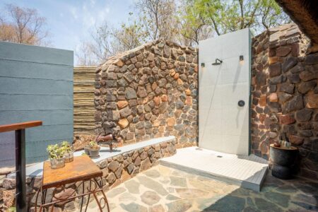 Tuningi – Outdoor Shower